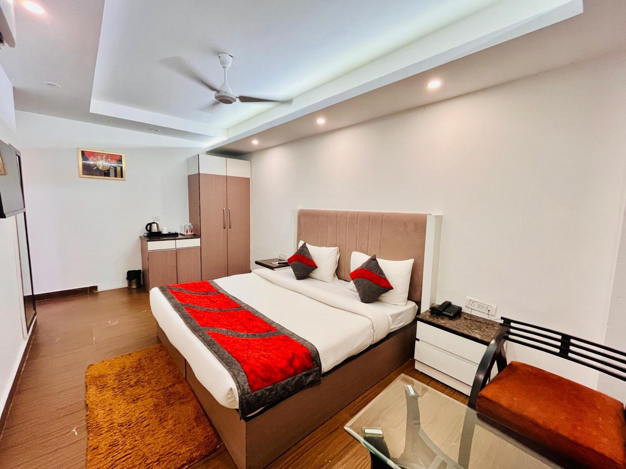 Hotel The Gold Inn - Karol Bagh Delhi Exterior foto